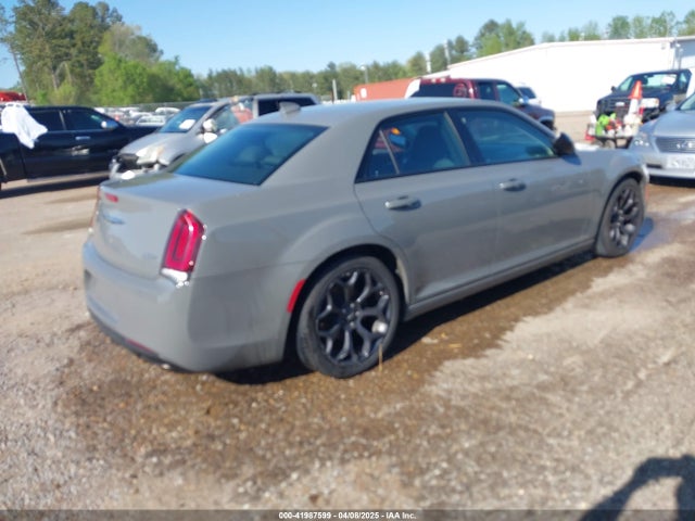 2C3CCAAG5KH580998 Chrysler 300 Touring