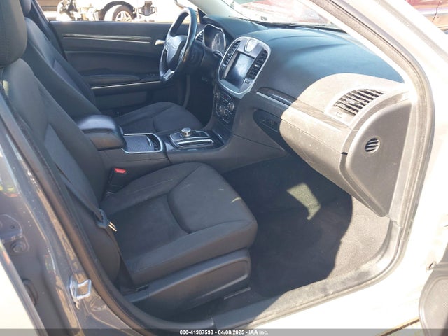 2C3CCAAG5KH580998 Chrysler 300 Touring