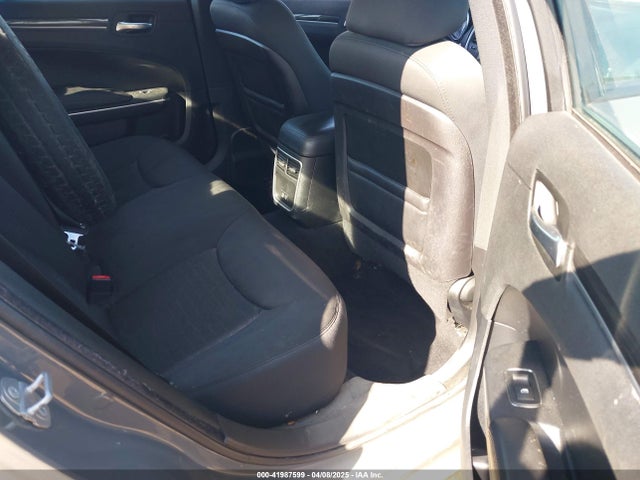 2C3CCAAG5KH580998 Chrysler 300 Touring