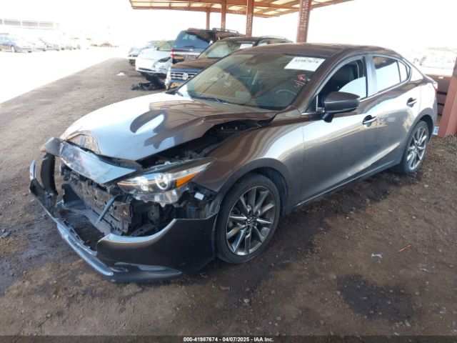 3MZBN1V38JM209128 Mazda Mazda3 Touring