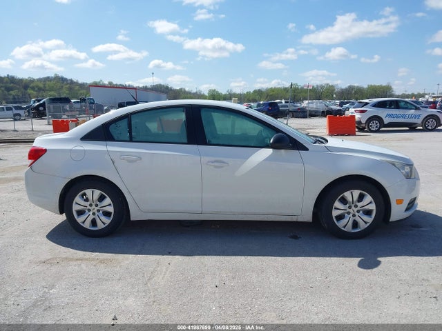 1G1PA5SH1E7374054 Chevrolet Cruze Ls Auto