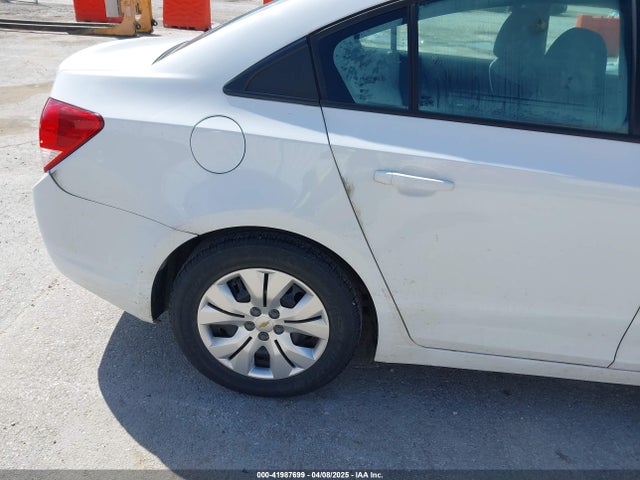1G1PA5SH1E7374054 Chevrolet Cruze Ls Auto