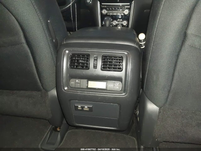 5N1DR2MM5KC622803 Nissan Pathfinder Sv