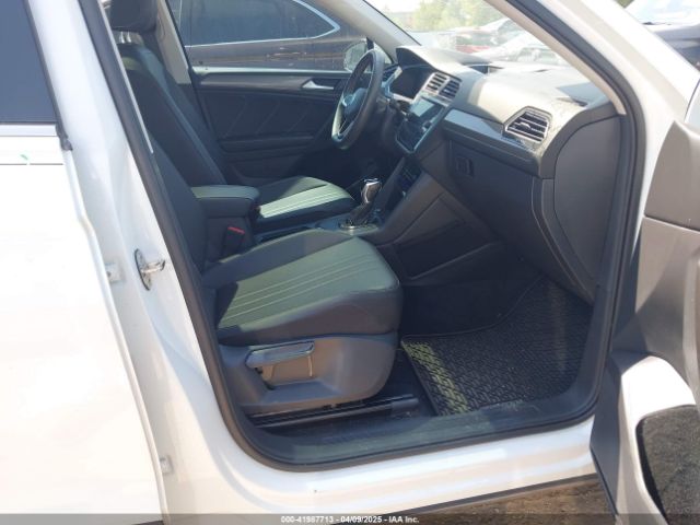 3VV3B7AX7NM032705 Volkswagen Tiguan 2.0t Se