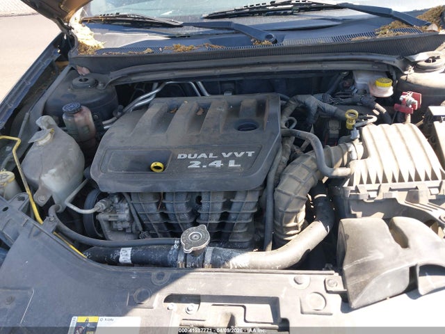 Chrysler 200 Touring 2014 1C3CCBBB6EN140731 Image 10