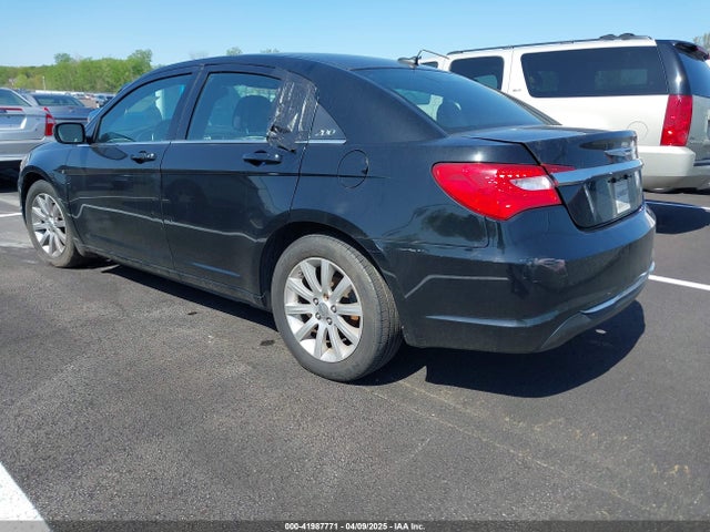 Chrysler 200 Touring 2014 1C3CCBBB6EN140731 Image 3