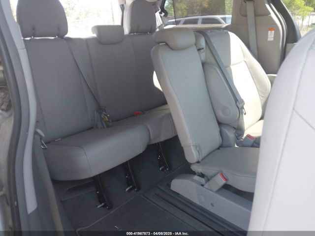 5TDYZ3DC7KS006280 Toyota Sienna Xle 8 Passenger