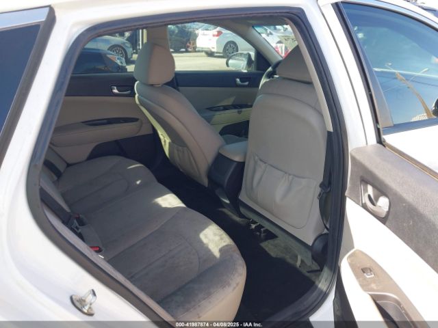 5XXGT4L30JG258392 KIA Optima Lx