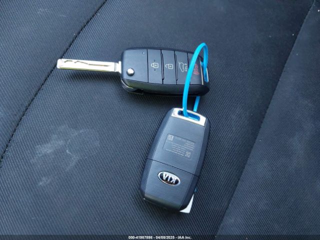 KNDJP3A50H7501811 KIA SOUL +