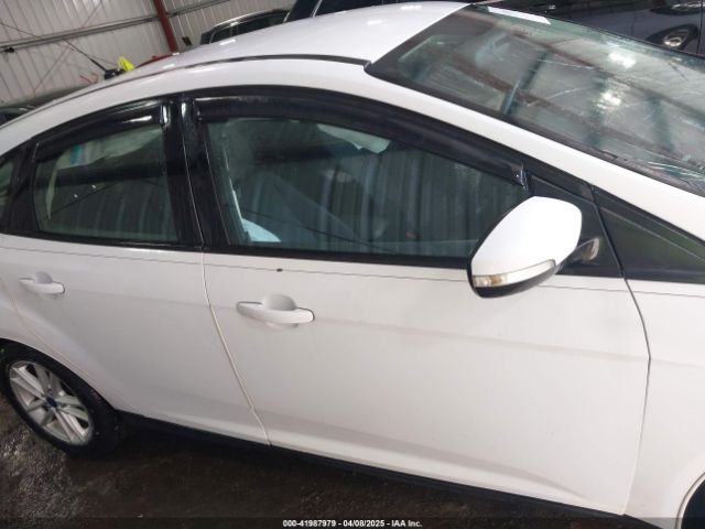 1FADP3K22HL207616 Ford FOCUS SE