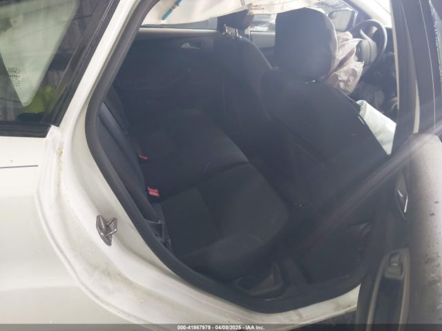 1FADP3K22HL207616 Ford FOCUS SE