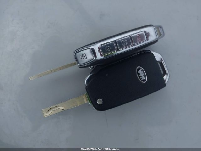 KNDJ23AU8M7796995 KIA SOUL S