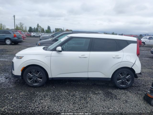 KNDJ23AU8M7796995 KIA SOUL S
