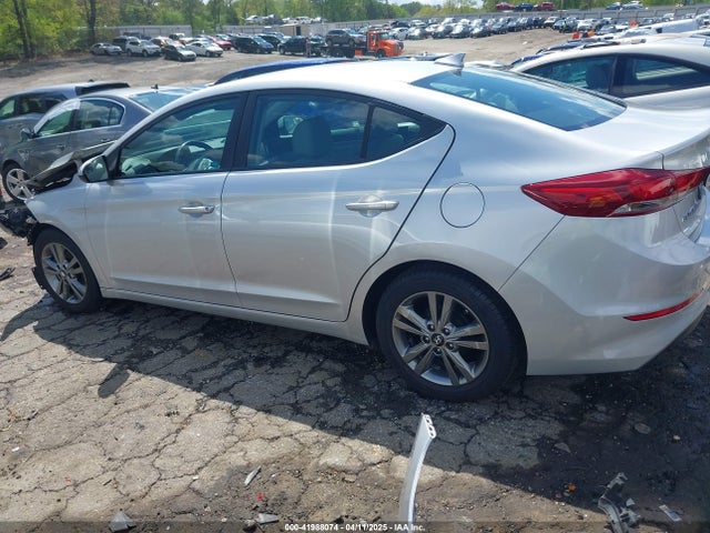 5NPD84LF7HH045307 Hyundai ELANTRA SE