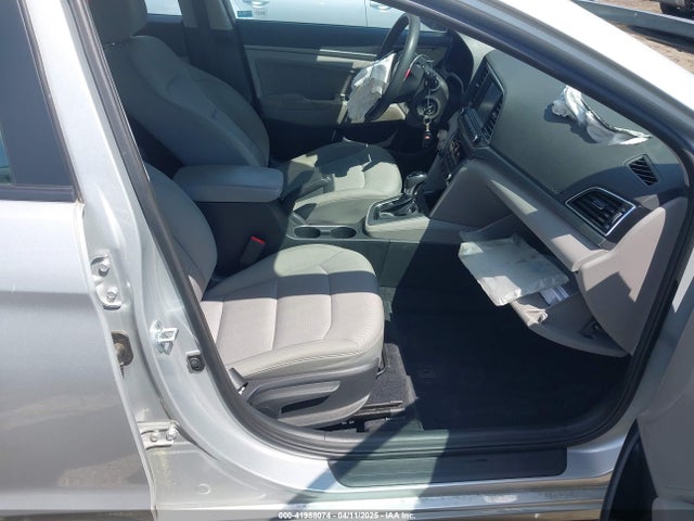 5NPD84LF7HH045307 Hyundai ELANTRA SE