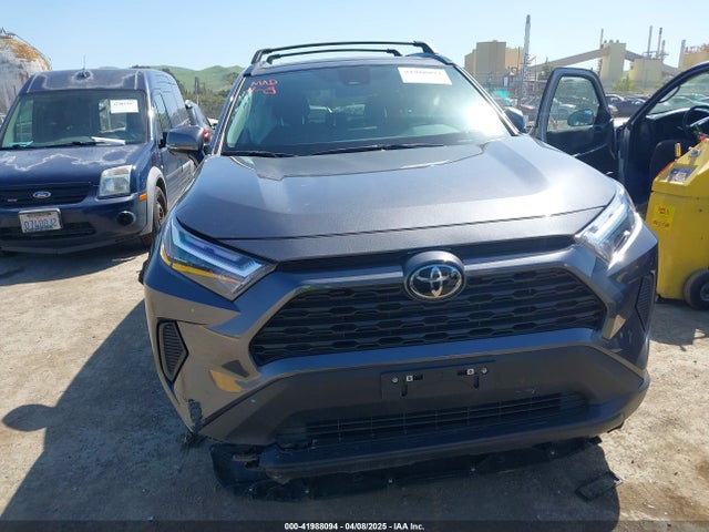 2T3P1RFV6RC476315 Toyota Rav4 Xle