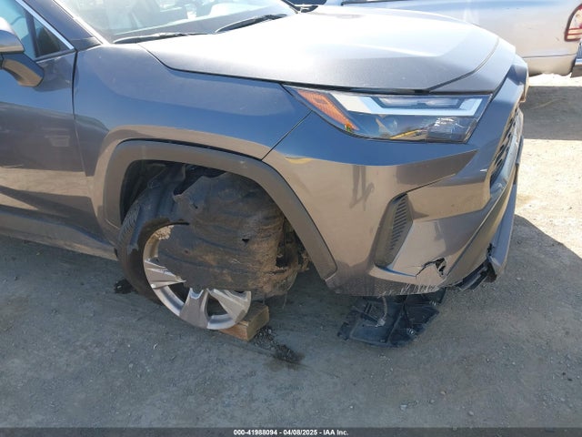 2T3P1RFV6RC476315 Toyota Rav4 Xle