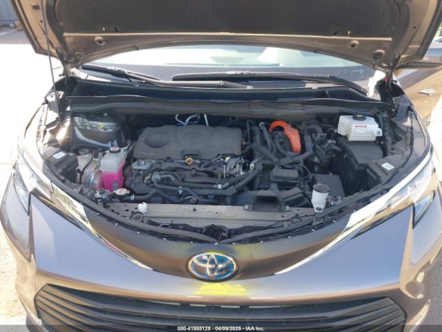 5TDYSKFC4MS035573 Toyota SIENNA XLE