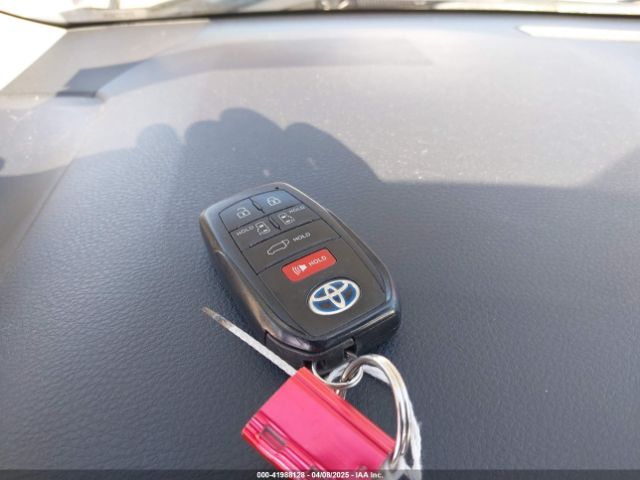 5TDYSKFC4MS035573 Toyota SIENNA XLE