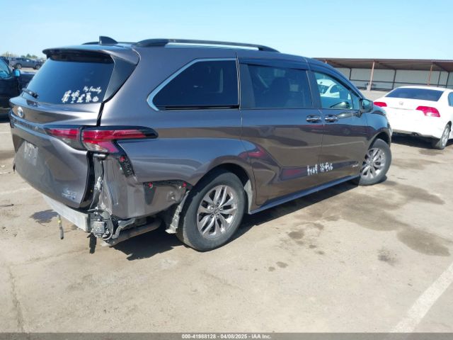 5TDYSKFC4MS035573 Toyota SIENNA XLE