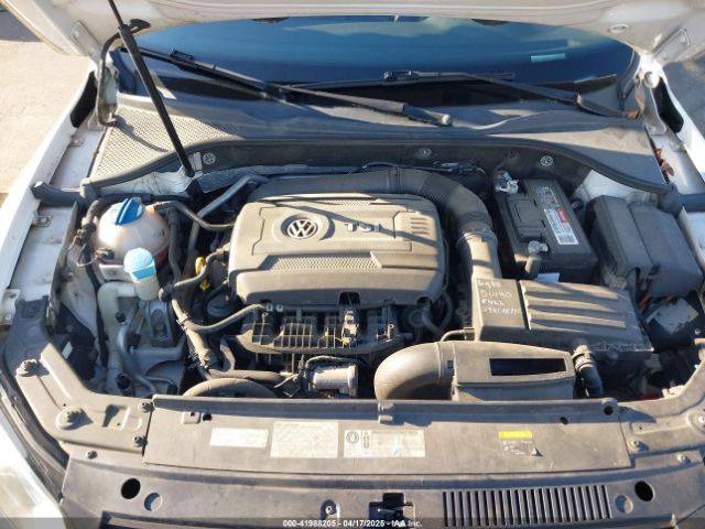 1VWBT7A33FC002072 Volkswagen Passat 1.8t Se