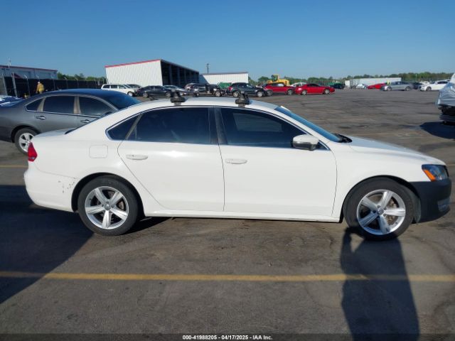 1VWBT7A33FC002072 Volkswagen Passat 1.8t Se