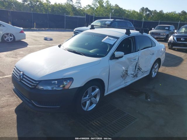 1VWBT7A33FC002072 Volkswagen Passat 1.8t Se