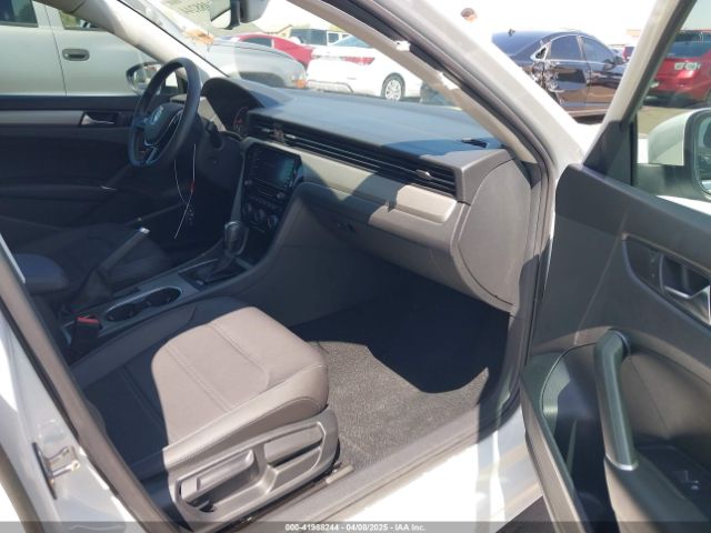 1VWSA7A33NC004182 Volkswagen Passat 2.0t Se
