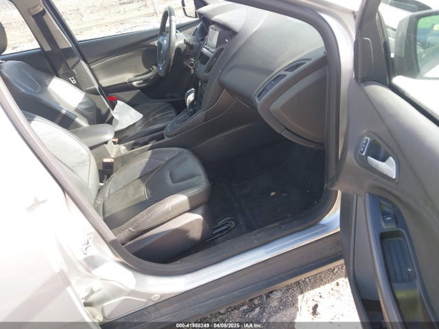 1FADP3K26GL321391 Ford FOCUS SE