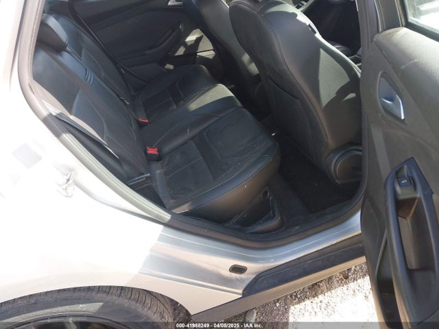 1FADP3K26GL321391 Ford FOCUS SE