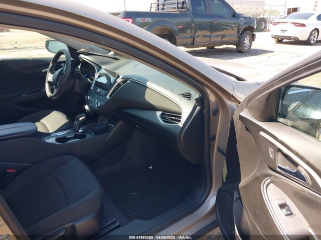 1G1ZD5ST0PF180709 Chevrolet Malibu Fwd 1lt