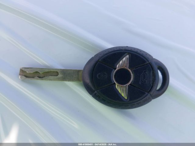 2006 MINI COOPER S WMWRE33526TL24203 Photo 10