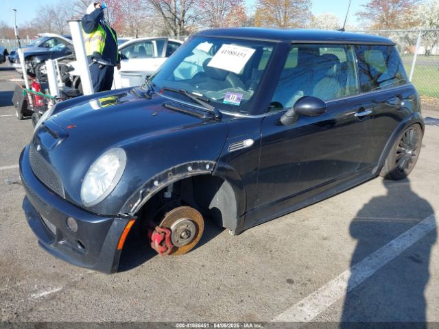 2006 MINI COOPER S WMWRE33526TL24203 Photo 1