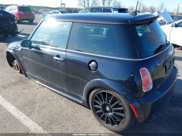 2006 MINI COOPER S WMWRE33526TL24203 Photo 2
