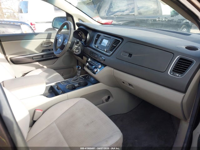 KNDMB5C13G6178666 KIA SEDONA LX