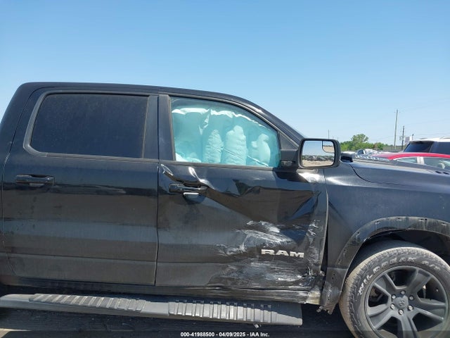 1C6RREJT9KN558591 RAM 1500 Laramie  4x2 5'7 Box