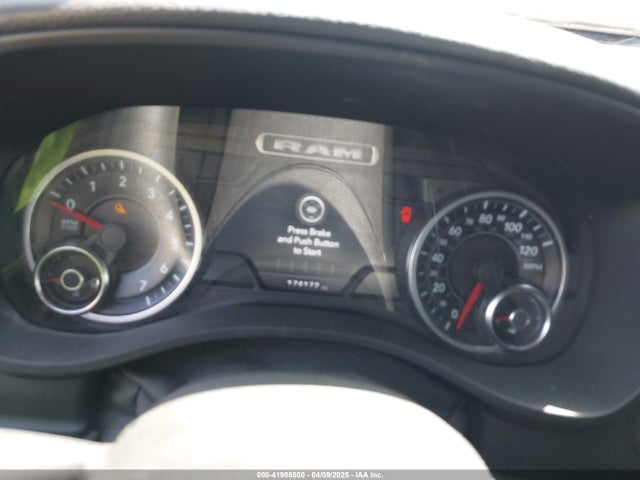 1C6RREJT9KN558591 RAM 1500 Laramie  4x2 5'7 Box