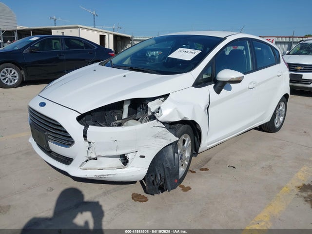 Ford Fiesta 2014 3FADP4EJ0EM111373 Image 2