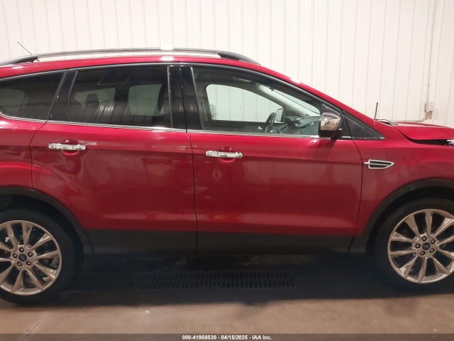 1FMCU0GX5GUA10221 Ford ESCAPE SE