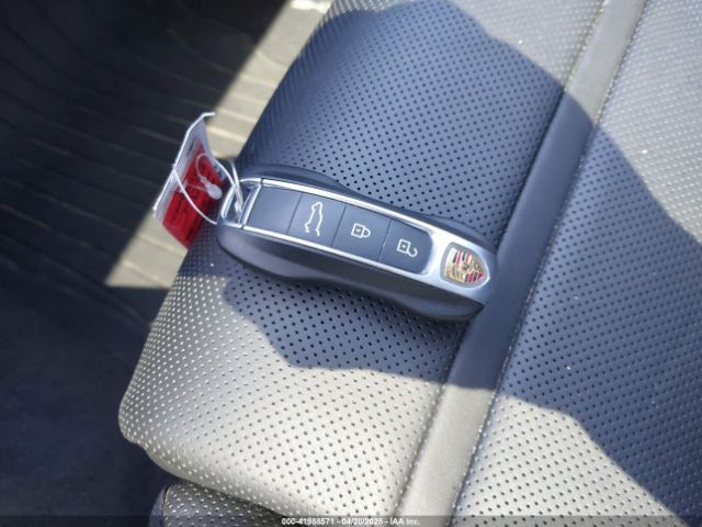 2023 PORSCHE CAYENNE WP1AA2AY1PDA09888 Photo 10