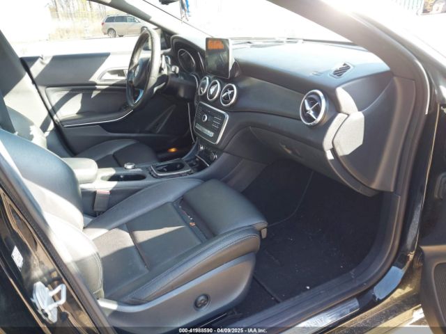WDDSJ4GB0JN548594 Mercedes-Benz CLA 250 4MATIC