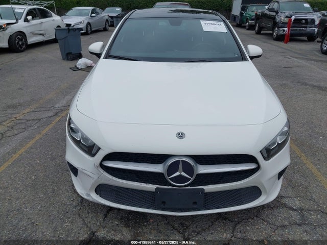 W1K3G4EB9LJ204553 Mercedes-Benz m260
