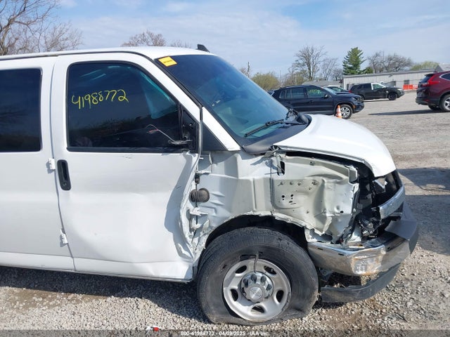 1GAZGPFG8L1152065 Chevrolet Express Passenger Rwd 3500 Extended Wheelbase Lt