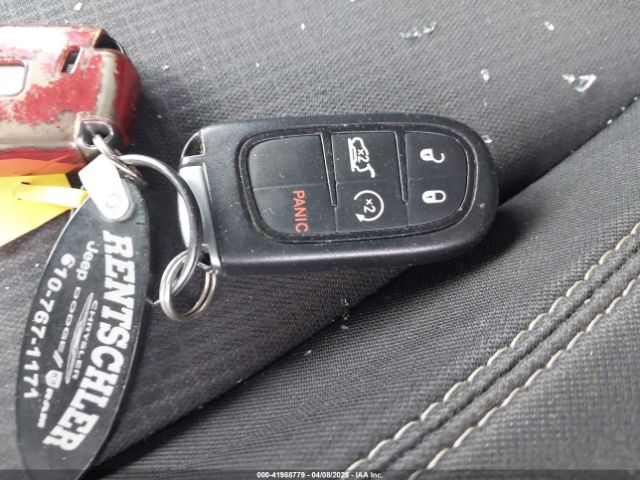 1C4PJMCB8FW674578 Jeep Cherokee Latitude