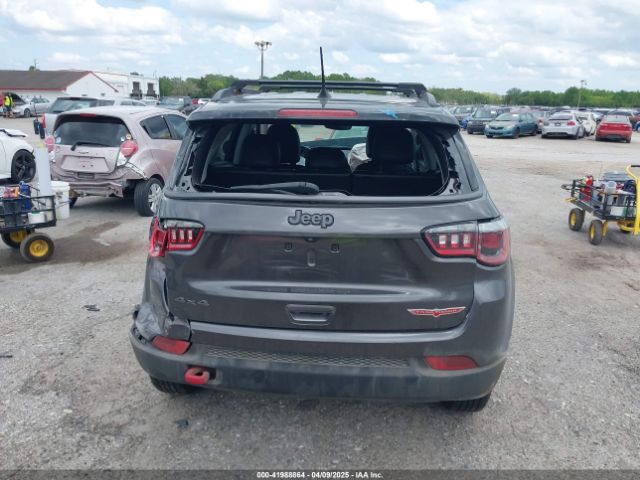 3C4NJDDB0KT799869 Jeep Compass Trailhawk 4x4