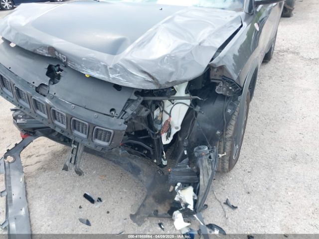 3C4NJDDB0KT799869 Jeep Compass Trailhawk 4x4