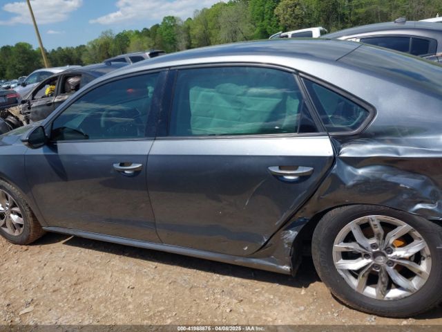 1VWAA7A32JC022159 Volkswagen Passat 2.0t R-line/2.0t S