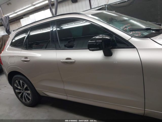 YV4L12RK5R1837129 Volvo Xc60 B5 Core Dark Theme