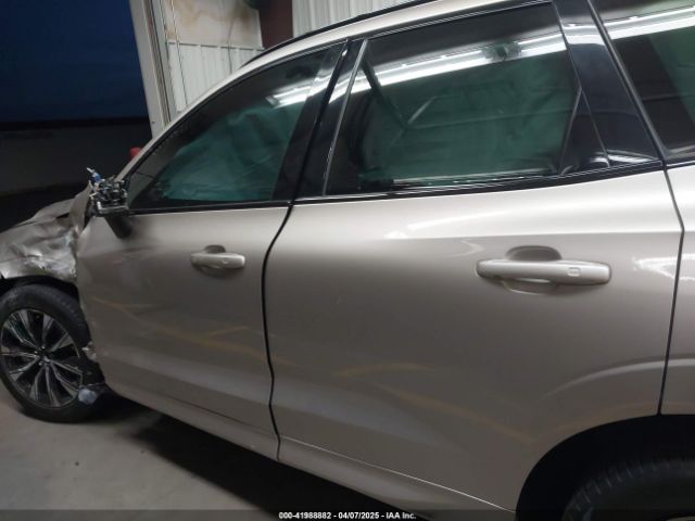 YV4L12RK5R1837129 Volvo Xc60 B5 Core Dark Theme