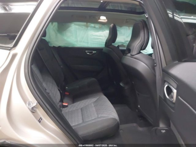 YV4L12RK5R1837129 Volvo Xc60 B5 Core Dark Theme
